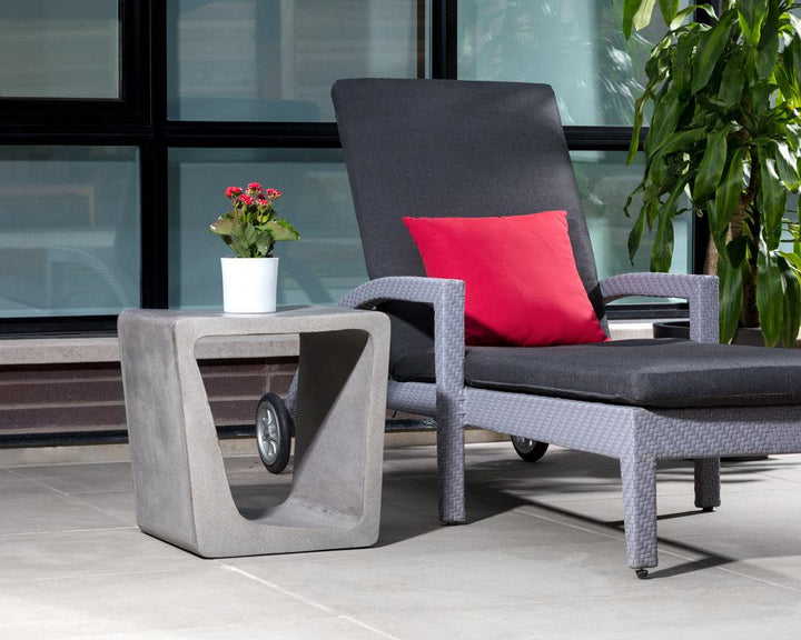 SwayLiving Darwin End Table ACCENT TABLES