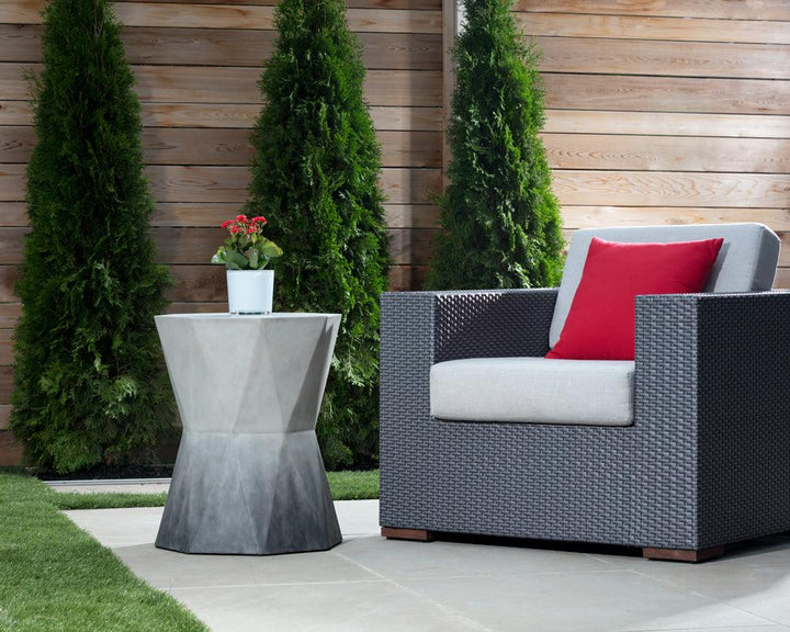 SwayLiving Prism End Table ACCENT TABLES