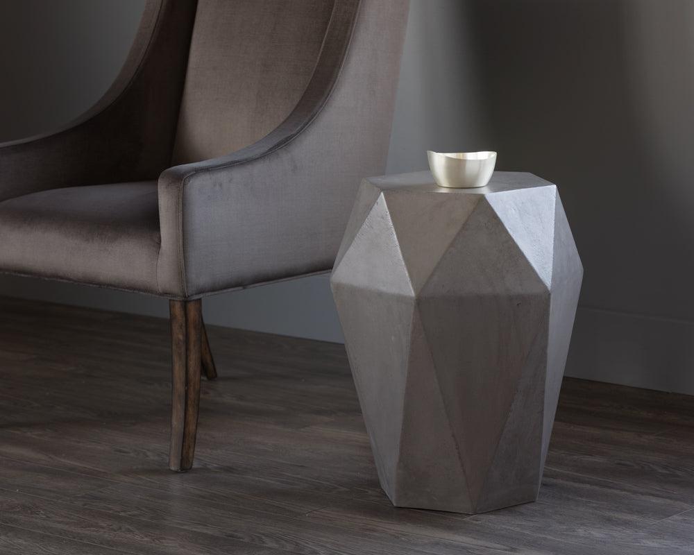 SwayLiving Constance End Table ACCENT TABLES