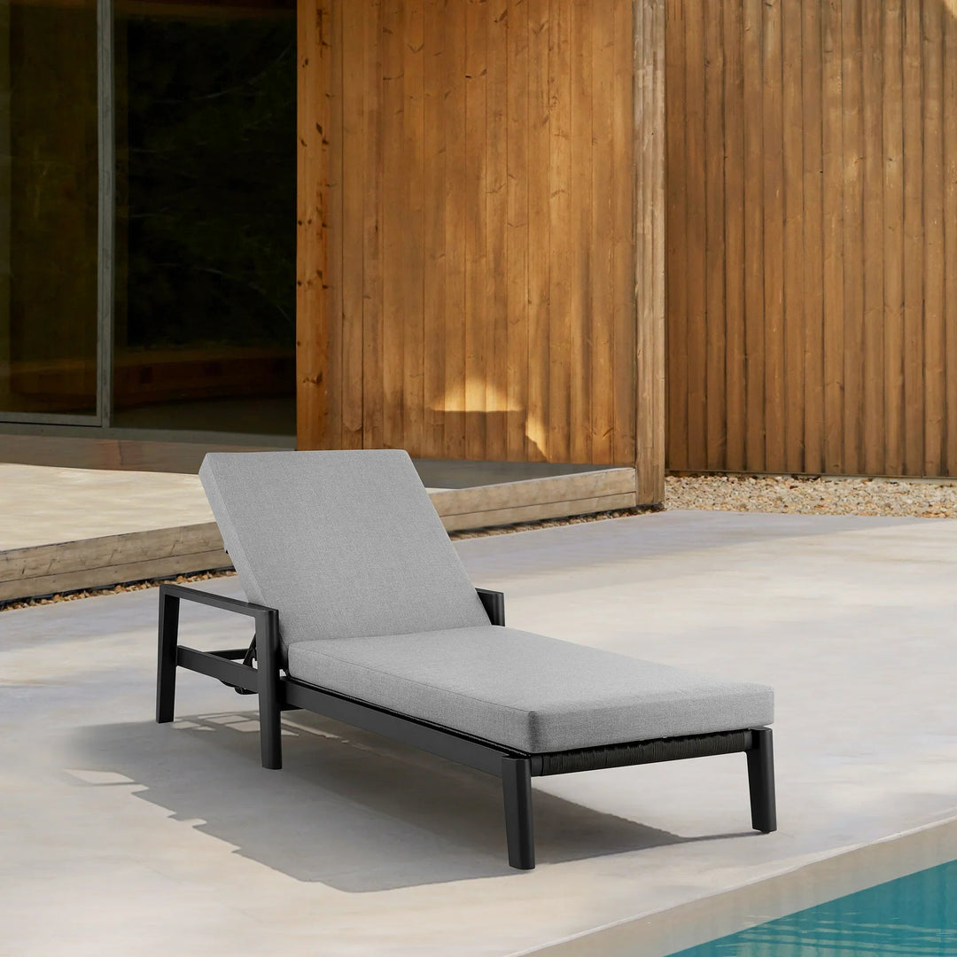 SwayLiving SwayLiving Grand Outdoor Chaise Lounge