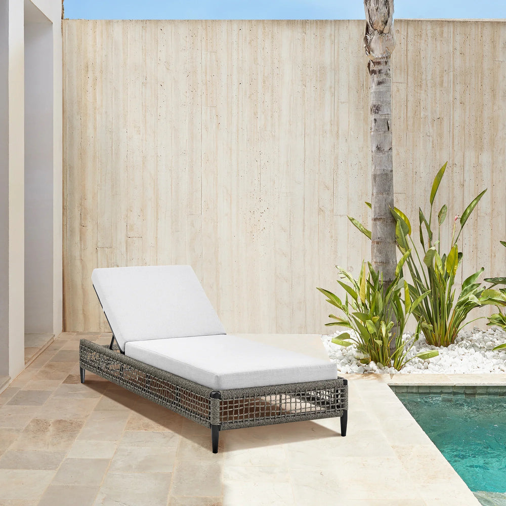 SwayLiving SwayLiving Felicia Outdoor Chaise Lounge