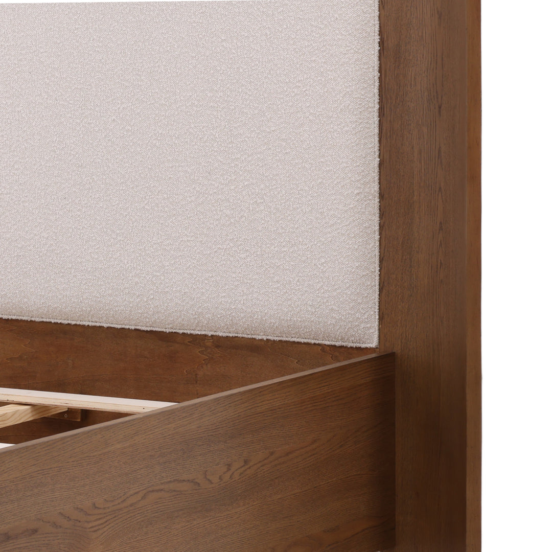 Chadwyck Bed Queen Cream — Detail 2