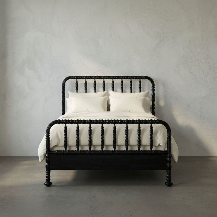 SwayLiving - Bachelor Bed, Queen, Hand Rubbed Black - GBED112QHB