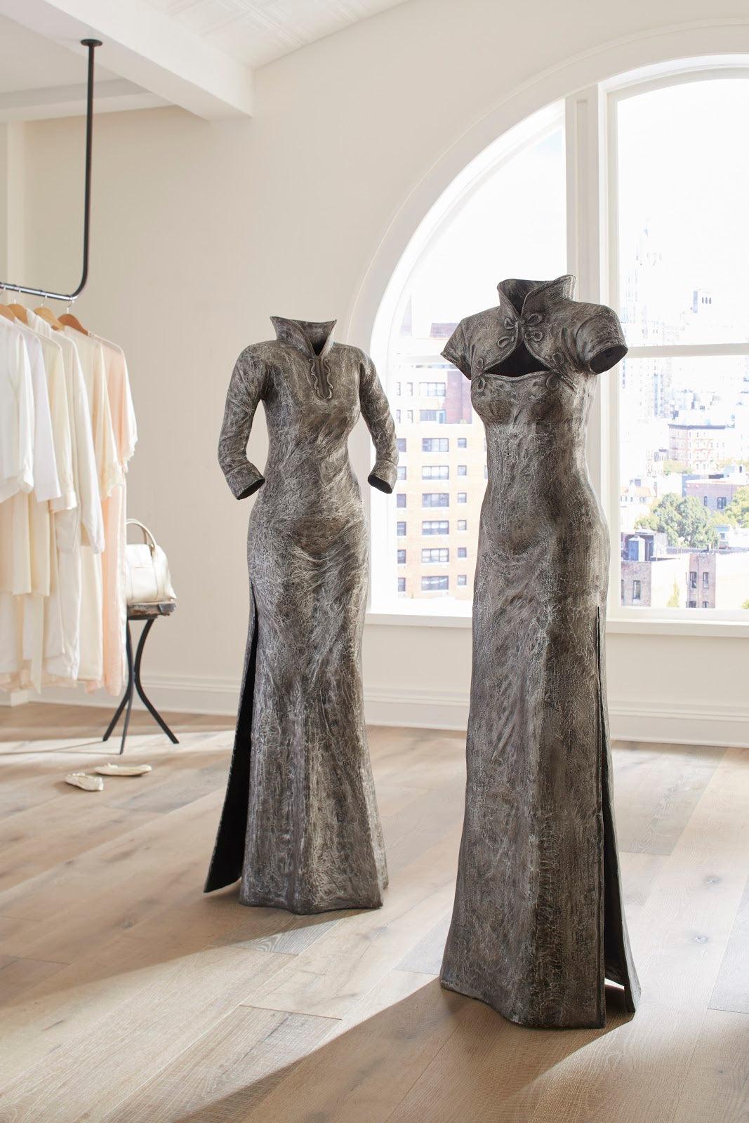 SwayLiving Dress Sculpture, Short Sleeves, Black/Silver, Aluminum DECORATIVE OBJECTS