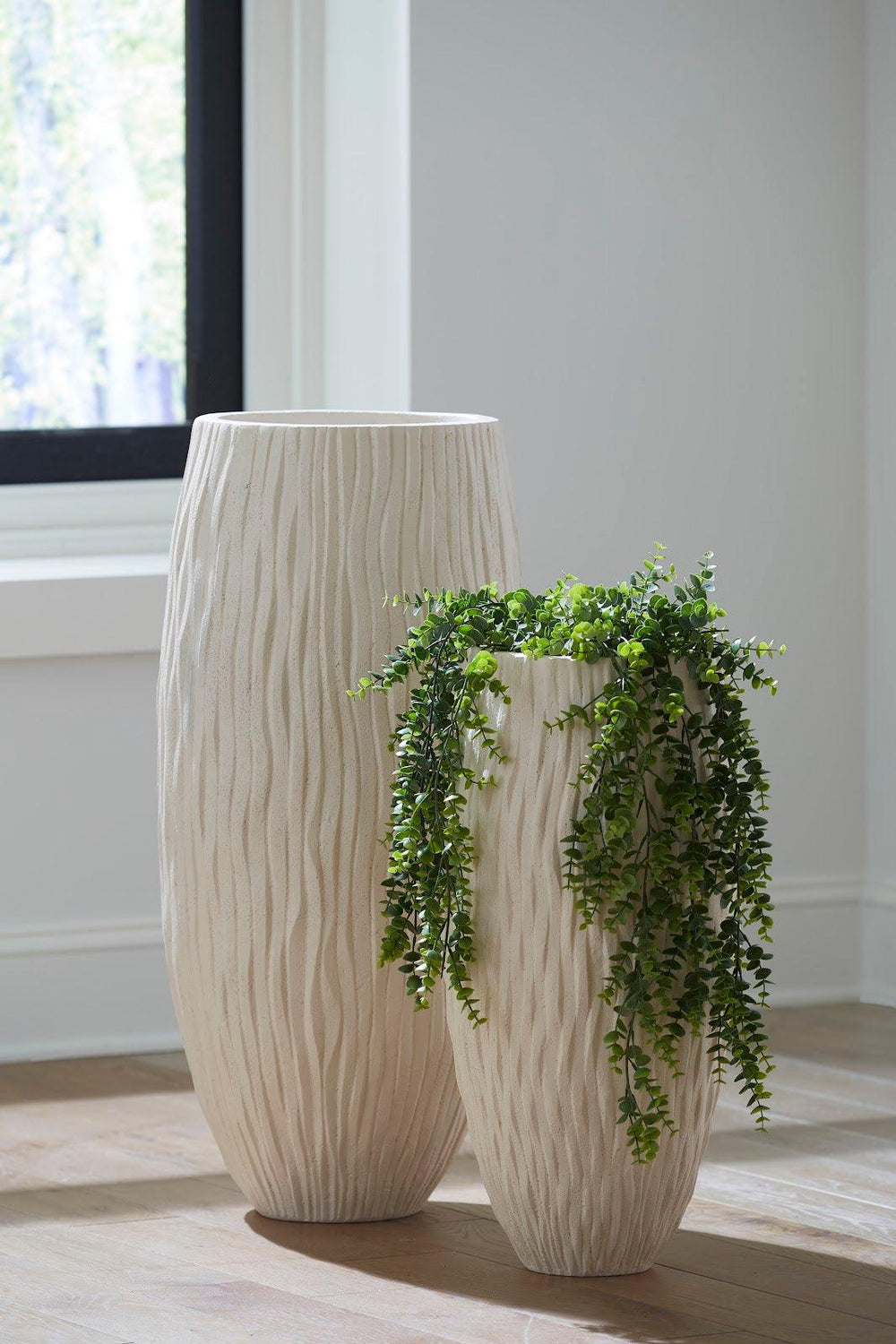 SwayLiving Rucco Planter, MD PLANTERS
