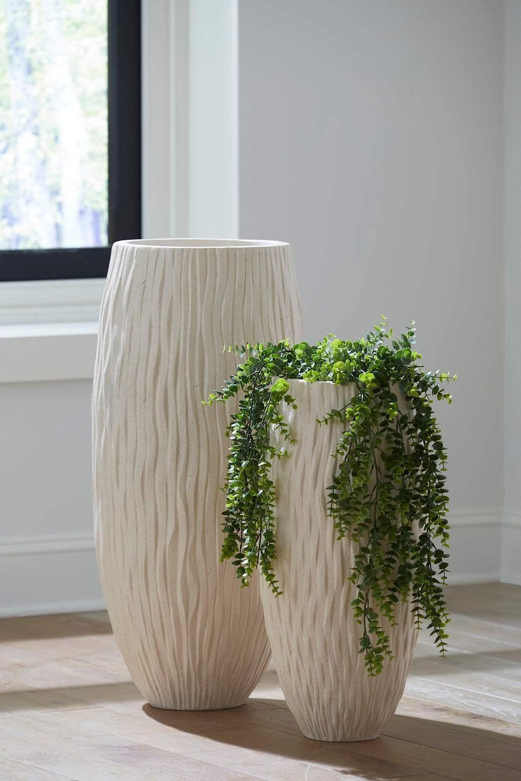 SwayLiving Rucco Planter, SM PLANTERS