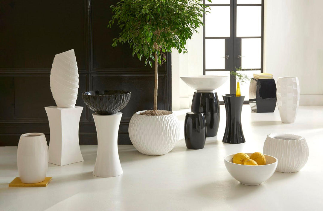 SwayLiving Ripple Planter, Gel Coat Black PLANTERS