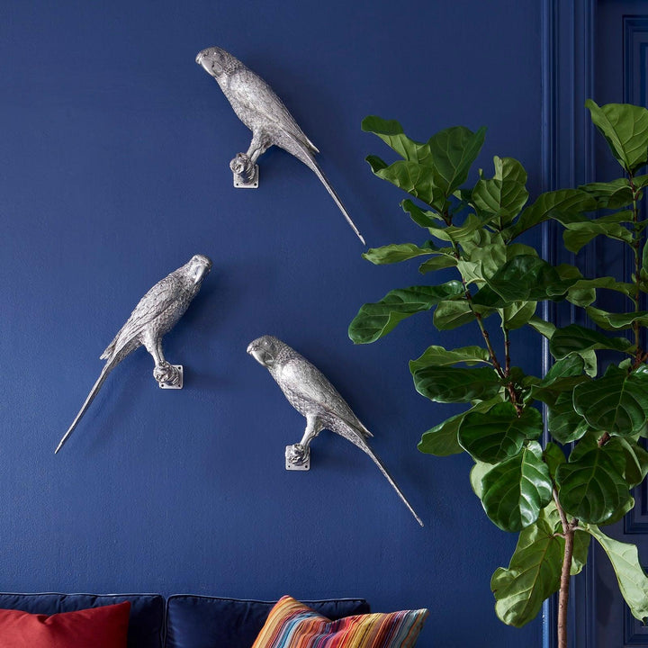 SwayLiving Parrot Looking Right Wall Art, Resin, Silver Leaf WALL ACCENTS