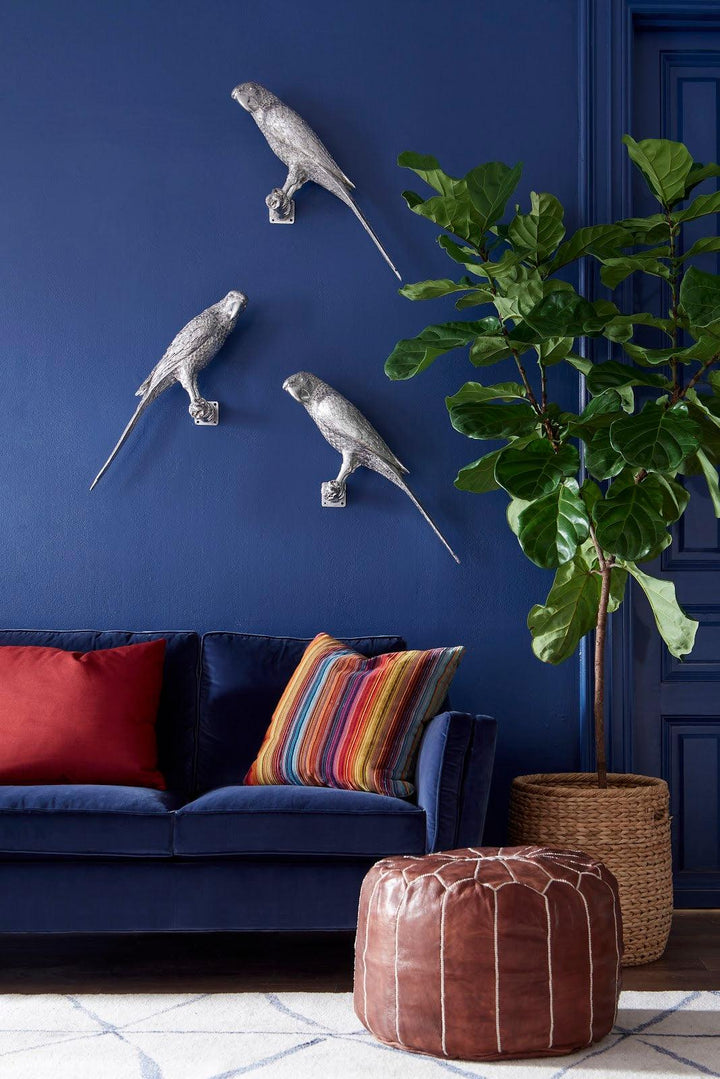 SwayLiving Parrot Looking Right Wall Art, Resin, Silver Leaf WALL ACCENTS