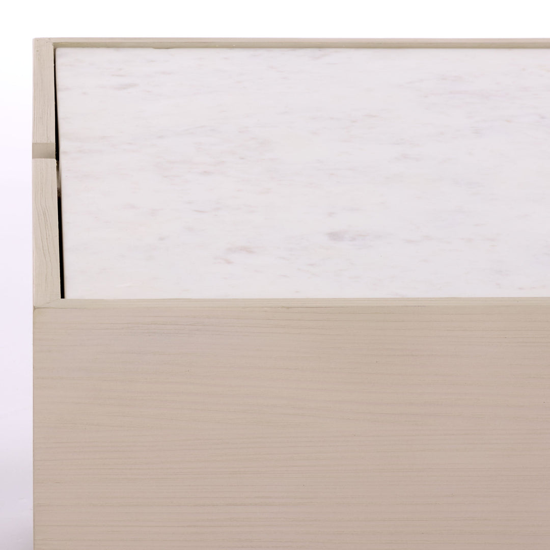 Sand / White