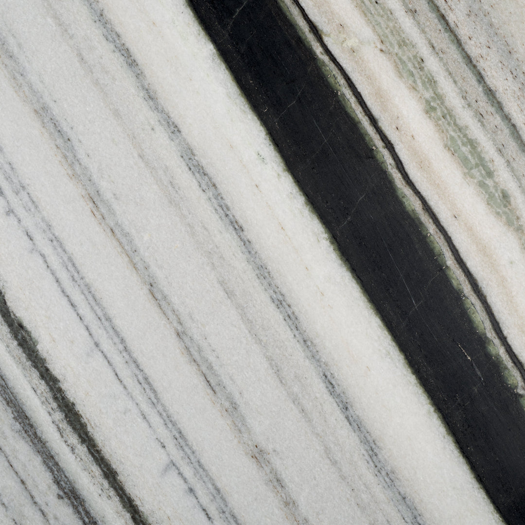 WHITE / BLACK
