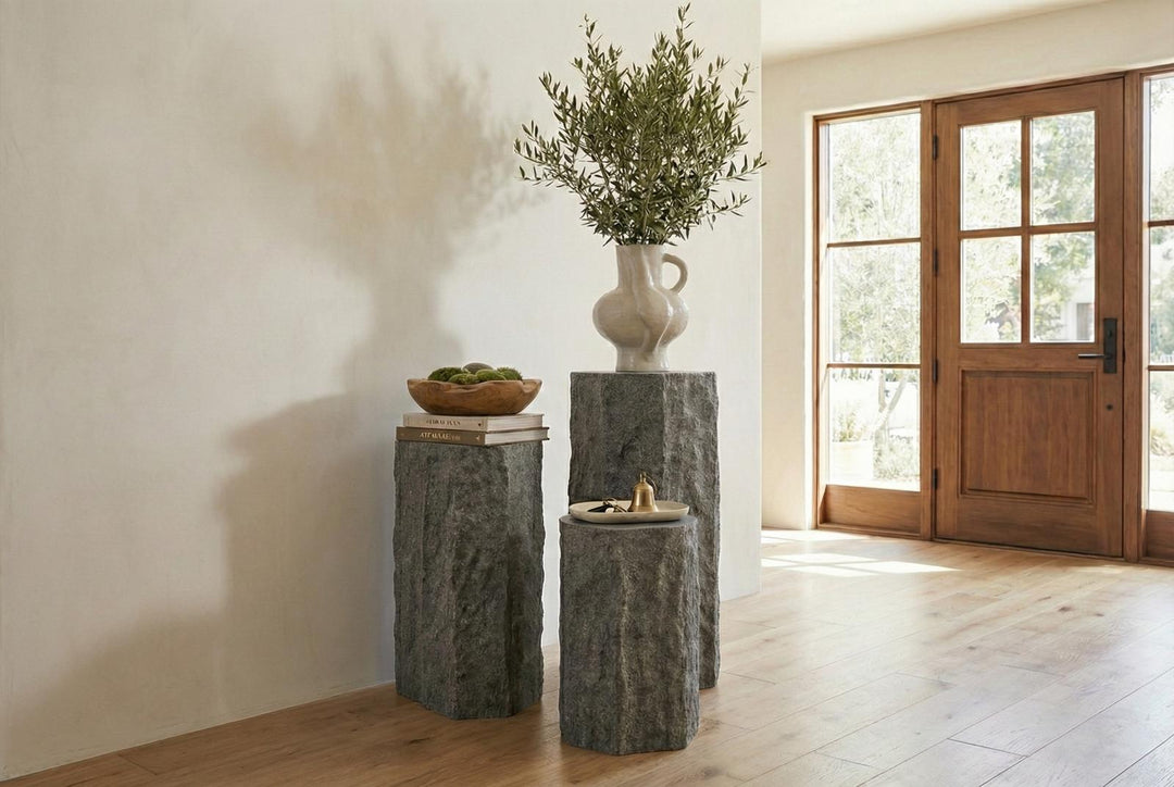 Splinter Stone Pedestal in setting