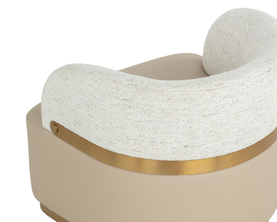 Napa Beige / Hailey Moon