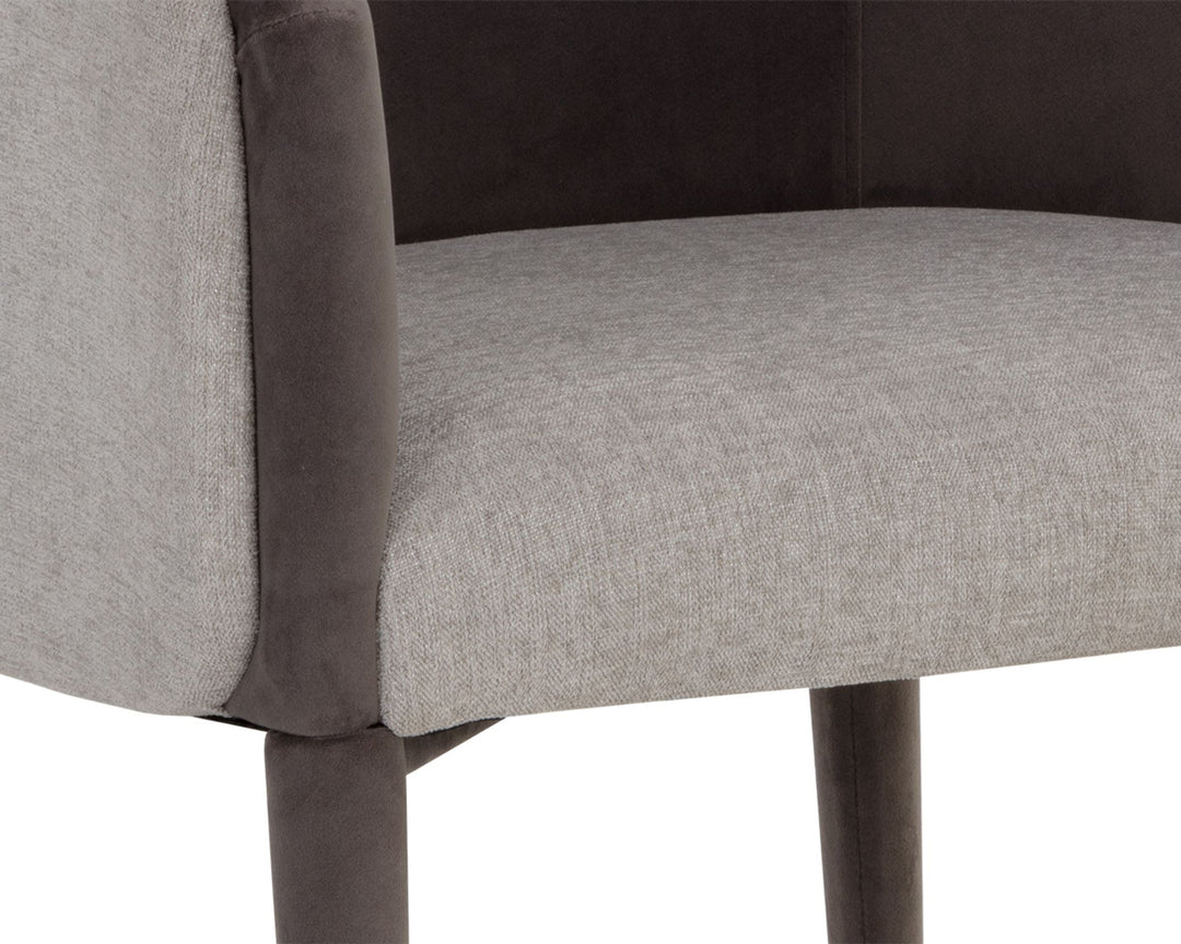 Ernst Sandstone / Meg Ash