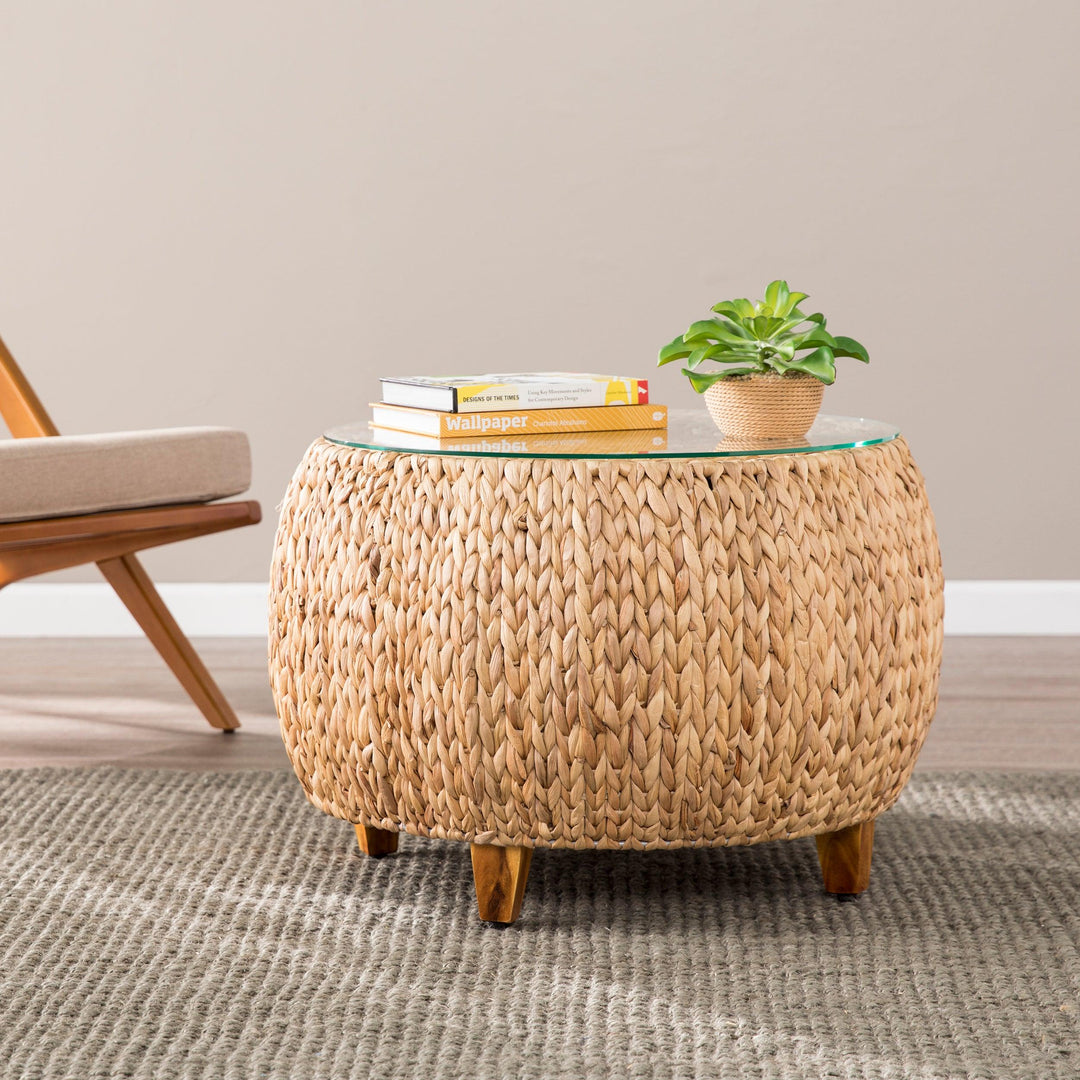 SwayLiving Jokobe Round Water Hyacinth Cocktail Table COFFEE TABLES