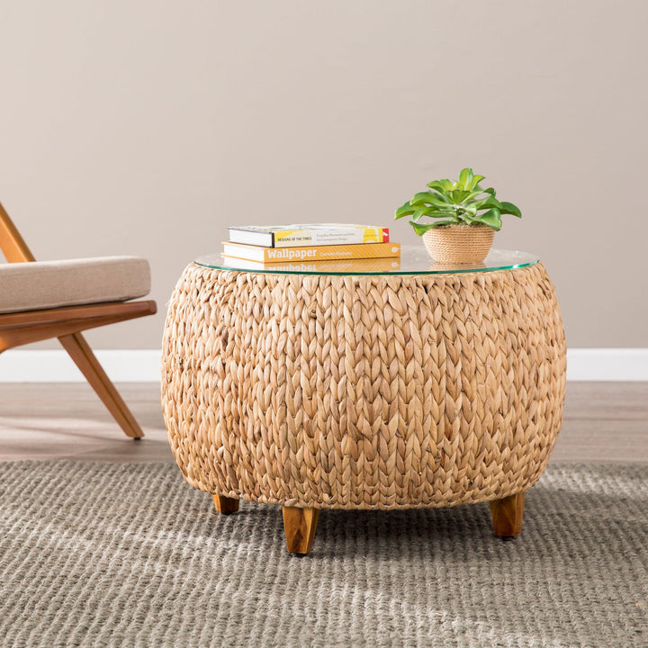 SwayLiving Jokobe Round Water Hyacinth Cocktail Table COFFEE TABLES